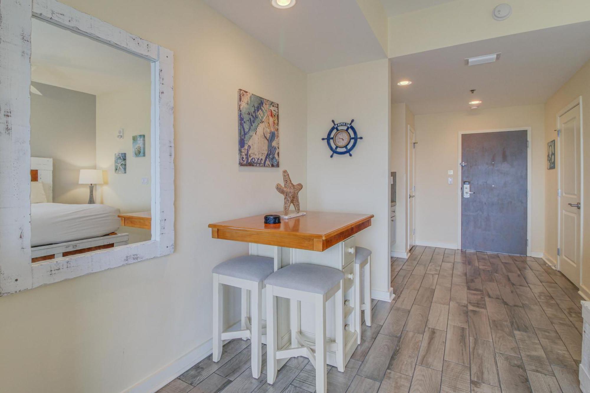 Luau Condos Destin Room photo
